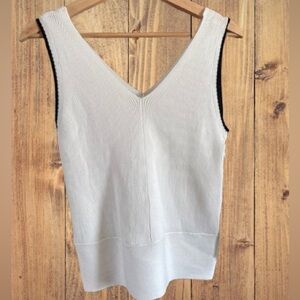 Cyrus White Ribbed V-Neck Tank Top sweater XS